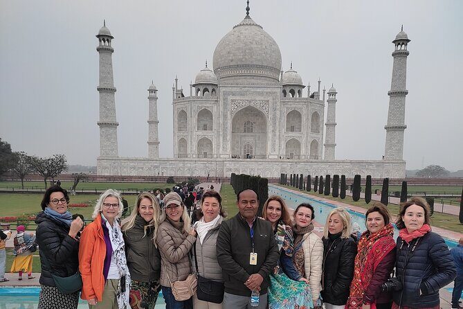 Taj Mahal tour with Old city Walk - The Details that Matter