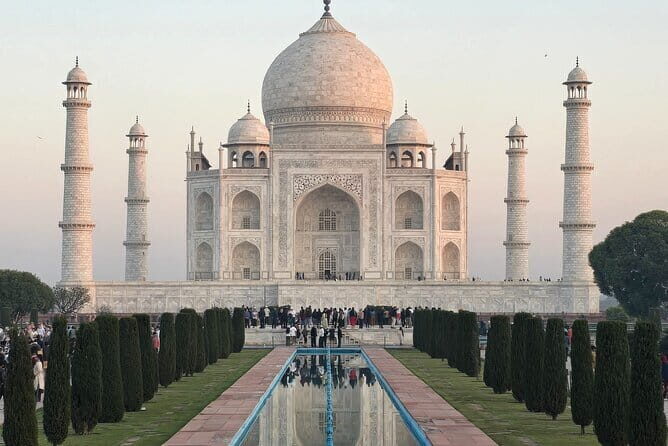 Taj Mahal Tour With Professional Photographer With Rental Saree - Key Points