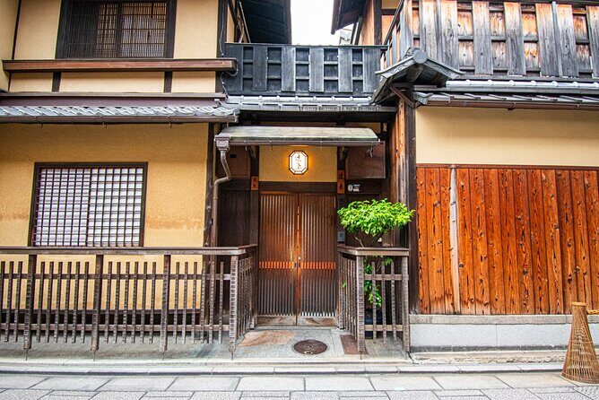 Takashi's local food adventure through Gion Kyoto tips of Ramen - Pricing and Value