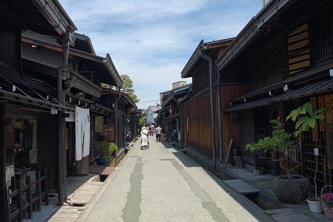 Takayama oldtownship walking tour with local guide. (About 70min) - What’s Included & What’s Not
