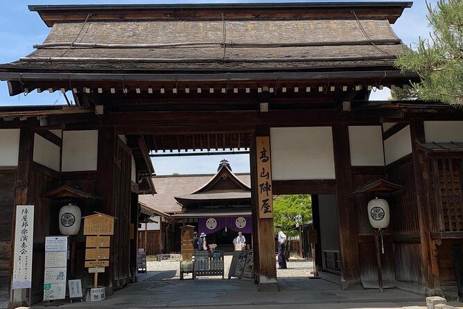 Takayama oldtownship walking tour with local guide. (About 70min) - FAQs