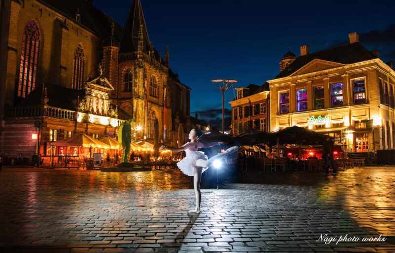 Take photographs of advertising posters with family photos - Key Points