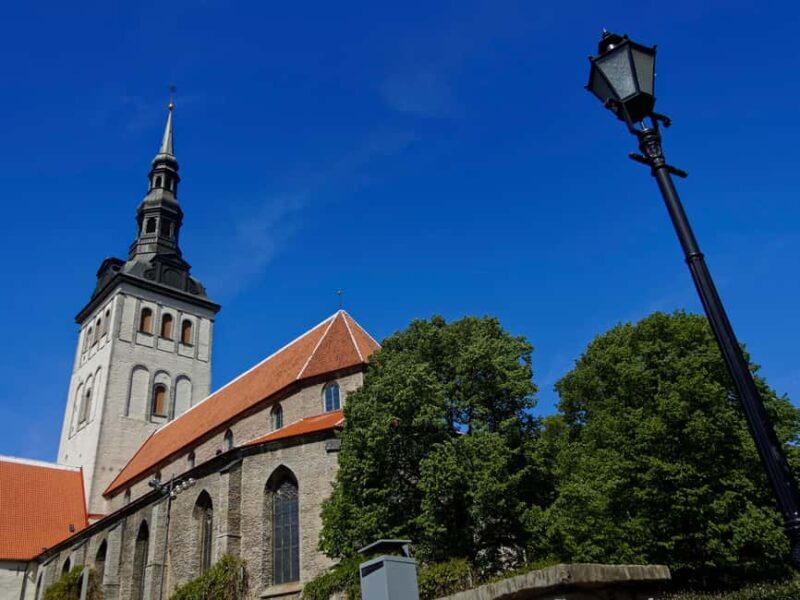 Tallinn Classic: Old Town and Kadriorg District Guided Tour - Pirita Beach & the Ruins: A Mix of Nature and History
