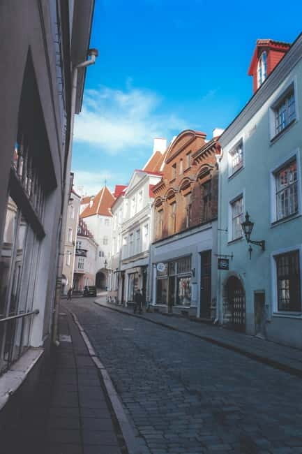Tallinn Exclusive Pub & Bar Crawl - Free Drink, Local Guide - Key Points