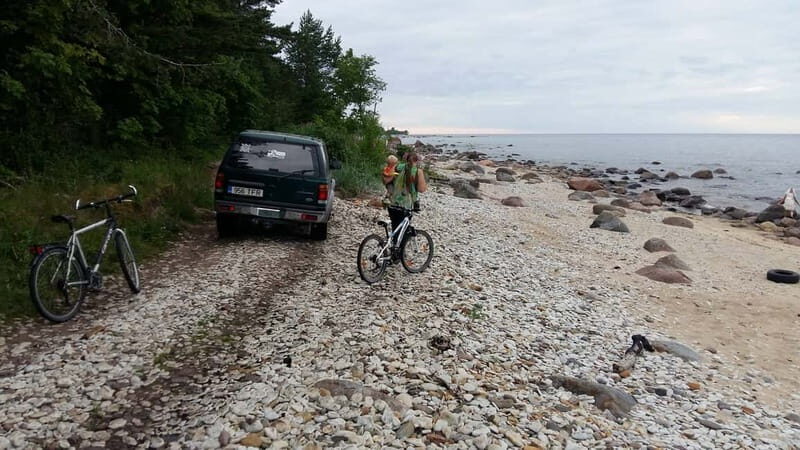 Tallinn: Off-Road Estonian Forests and Coast Safari - Starting off with a Smooth Pick-up and Introduction