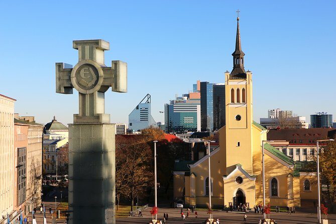 Tallinn Old Town Tour - Toompea Castle & Alexander Nevsky Cathedral