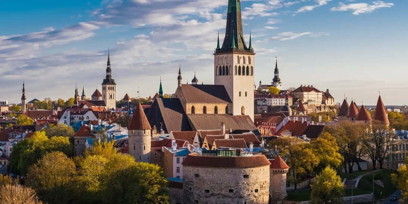 Tallinn: Private City Highlights Walking Tour - Why This Tour Works Well for Different Travelers