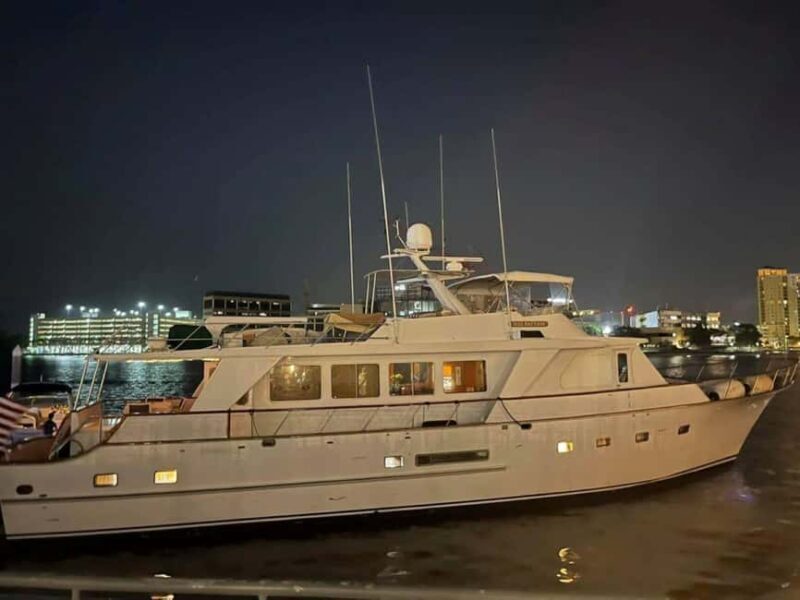 Tampa Bay: Luxury Yacht Charter Experience - Introduction: A Taste of Upscale Waterborne Relaxation