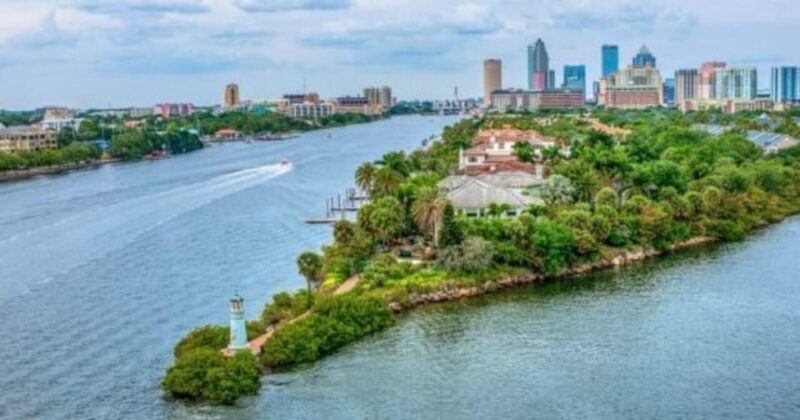Tampa: Hillsborough River Tiki Bar Boat Up to 13 people - A Closer Look at the Tampa Tiki Bar Boat Experience