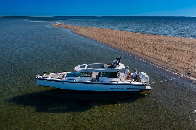 Tampa Luxury Private Charter Rental: 38' Boat Rental with Captain - Key Points