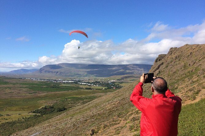 Tandem Paragliding over the Rugged Lava Fields at Blue Mountains - FAQ