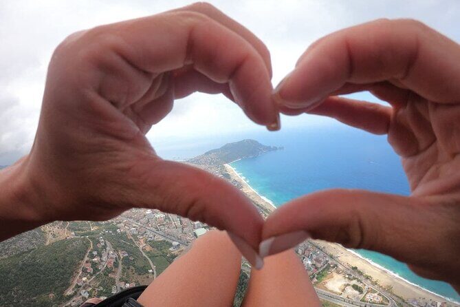 Tandem Paragliding Tour in Alanya with Roundtrip Transfer - The Guides & Safety