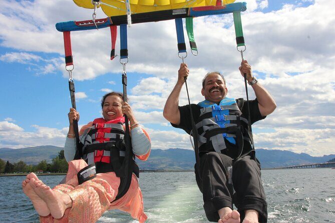 Tandem Parasailing Experience in Kelowna - Key Points