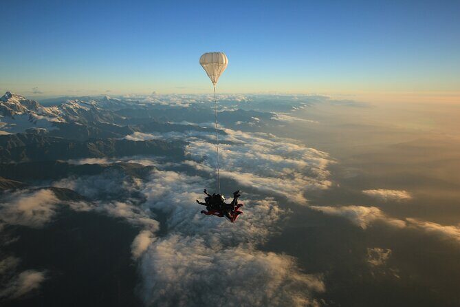 Tandem Skydive 13,000ft from Franz Josef - The Experience of a Tandem Skydiving Adventure from Franz Josef