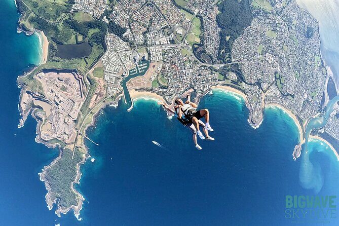 Tandem Skydive Shellharbour Beach 15,000ft - A Deep Dive into the Shellharbour Skydiving Adventure