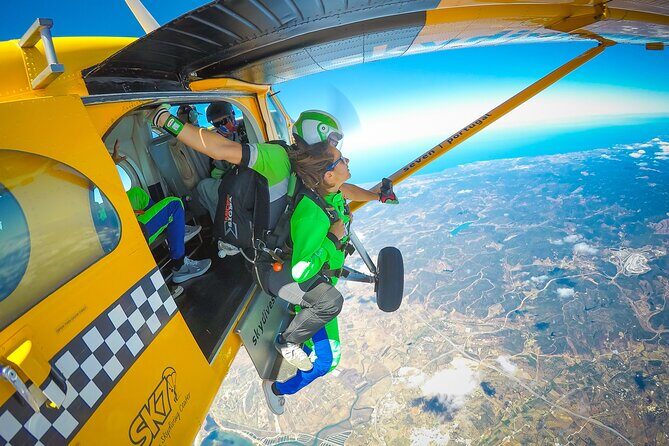 Tandem Skydiving Algarve 10.000ft  3500m - FAQ