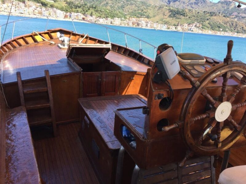 Taormina: Boat Tour to Taormina & Giardini Naxos with Drink - Key Points