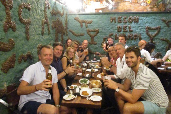 Tapas and history tour ending with churros with chocolate - Key Points