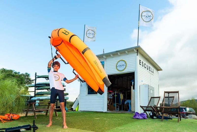 Tarifa, Cadiz: Wingfoil lessons for all levels. Children and adults - The Sum Up