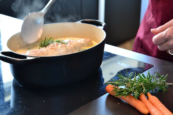 Taste Authentic Family Cuisine in Upscale Setting in Rome - Key Points