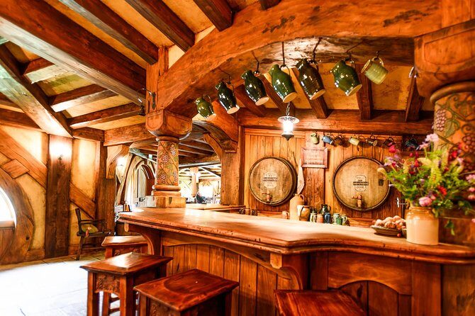 Tauranga-Hobbiton-Rotorua : Movie Set & Geysers: Private Tour - Why This Tour Works