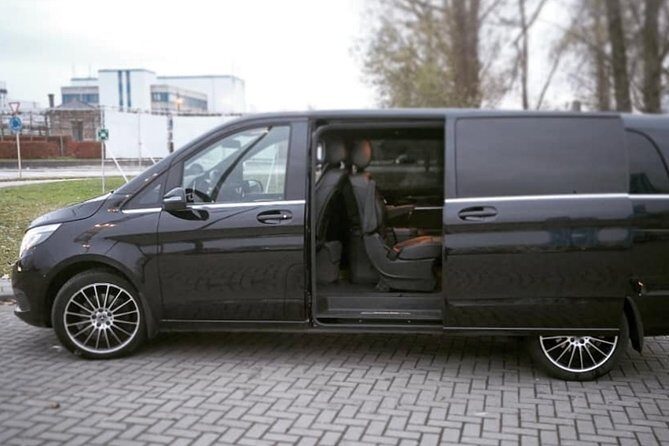 Taxi Charleroi Disneyland Paris (1 to 8 SEATS) - Key Points