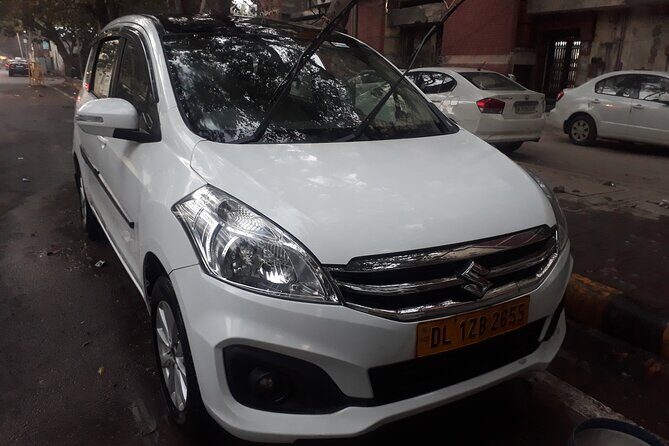 Taxi for Taj Mahal Tour - The Journey from Delhi to Agra