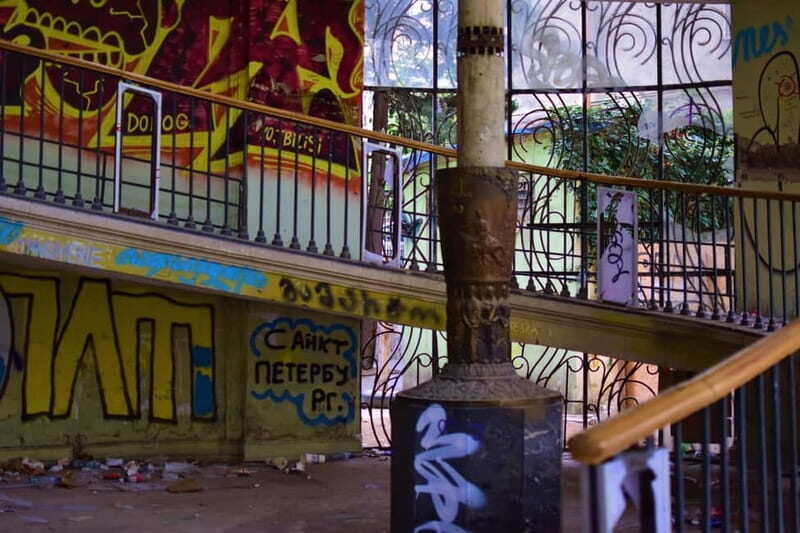 Tbilisi: Alternative Guided Walking Tour with Wine & Snacks - Key Points