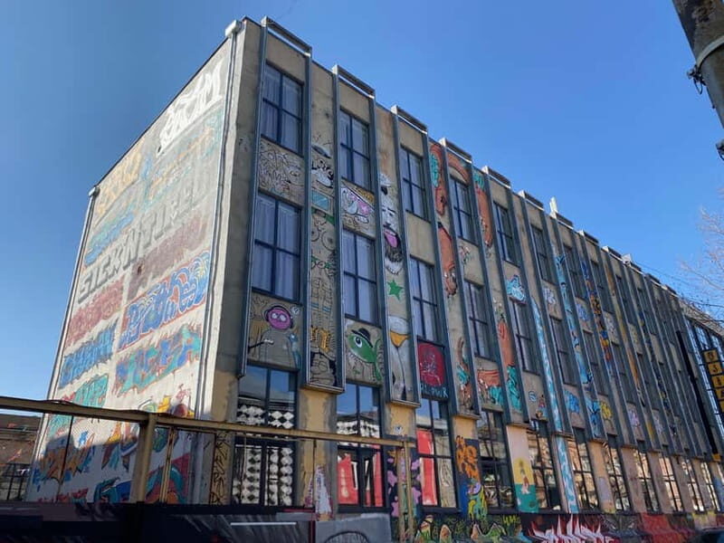 Tbilisi: Left Bank Alternative Street Food Tour with Drinks - Discovering Tbilisi’s Alternative Side