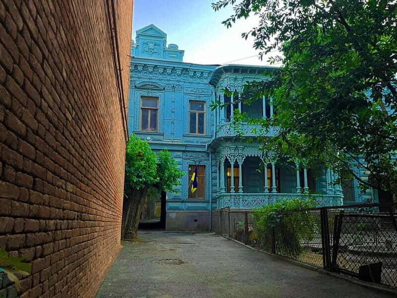 Tbilisi: Legends and Tales Walking Tour with Coffee & Sweets - Key Points