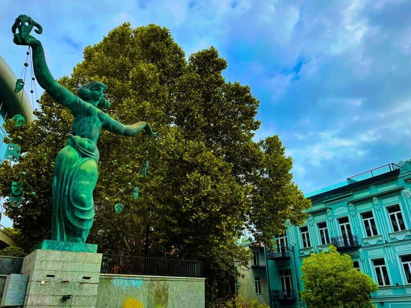 Tbilisi: Walking Tour of Main Highlights With Food & Wine - Key Points