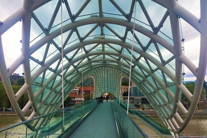 Tbilisi Walking Tour with Cable Car, Wine Tasting & Bread Bite - Who Should Book This Tour?