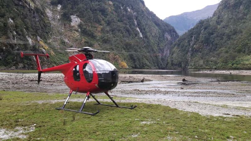 Te Anau: Hidden Lakes and Mountains - The Views and Commentary