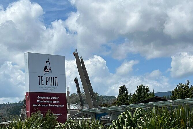 Te Puia Geothermal Wonderland Private Tour From Auckland - Exploring Rotoruas Geothermal Marvels With a Private Tour From Auckland