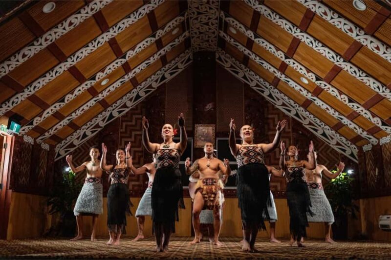 Te Puia: Te P Indigenous Combo - Tour, Dinner + Haka - FAQ