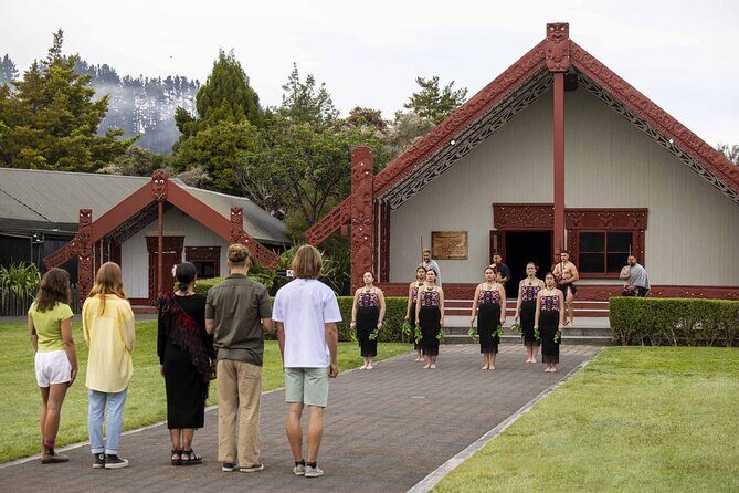 Te Puia: Te P Indigenous Evening Experience with Dinner - FAQ