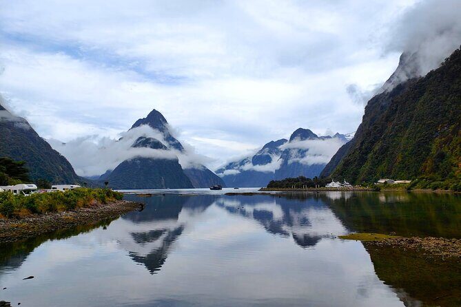 TeAnau to Queenstown via Milford Sound Tour with Cruise and Lunch - Exploring the Te Anau to Queenstown Tour via Milford Sound: A Detailed Review