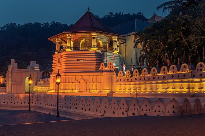 Temple of The Sacred Tooth Relic Entrance Ticket with Guide - Key Points