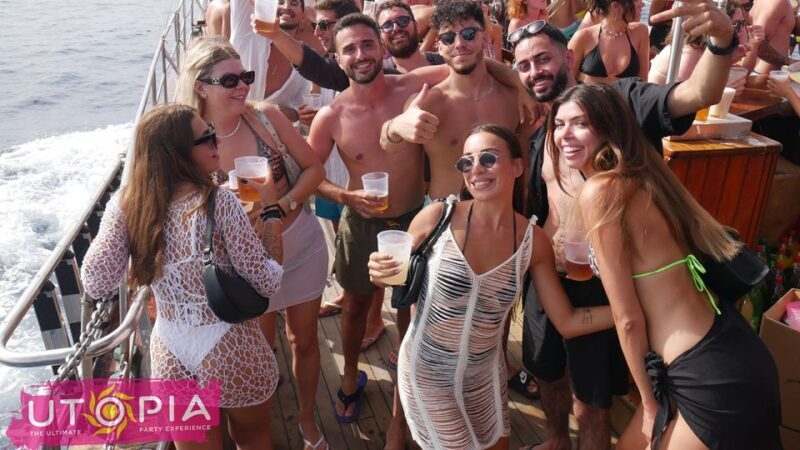 Tenerife: Boat Party with Open Bar and DJs - Boarding and the Atmosphere