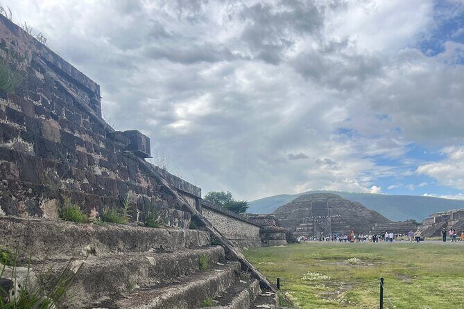 Teotihuacan and Basilica of Guadalupe Tour from Mexico City - FAQ