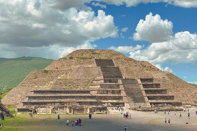 Teotihuacán Pyramids Private Tour From Mexico City - Key Points
