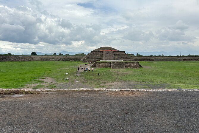 Teotihuacan Pyramids VIP Tour without Commercial Stops - The Value of Skip-The-Line and Personalized Attention