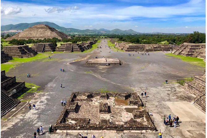 Teotihuacan Tour with Transportation & Food (PRIVATE OPTION) - Transportation and Group Experience