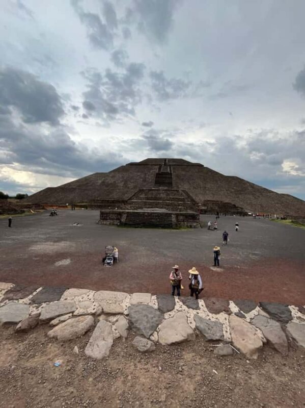 Teotihuacan VIP: Pyramids, Shrine of Guadalupe, and Tourist Areas - What to Expect from the Tour