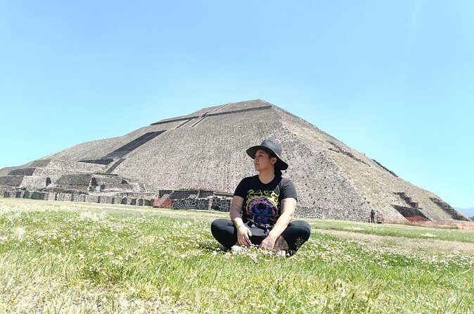 Teotihuacan with guide + Breakfast in LA CUEVA + Transportation from CDMX - Authenticity and Reviews