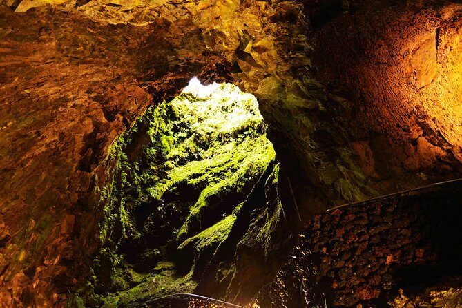 Terceira Island Highlights Tour - Azores - Volcano and Geothermal Wonders: Algar do Carvão and Furnas do Enxofre