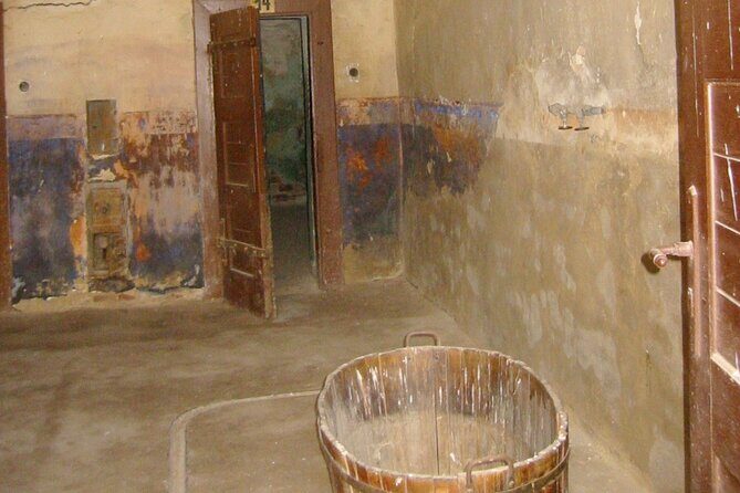 TEREZIN WWII Concentration Camp - with PERSONAL PRAGUE GUIDE - The Sum Up