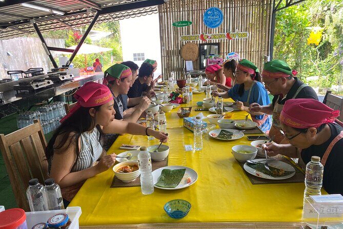 Thai Food experince cook & Eat 2 famouse Thai dishes - Insights from Reviews