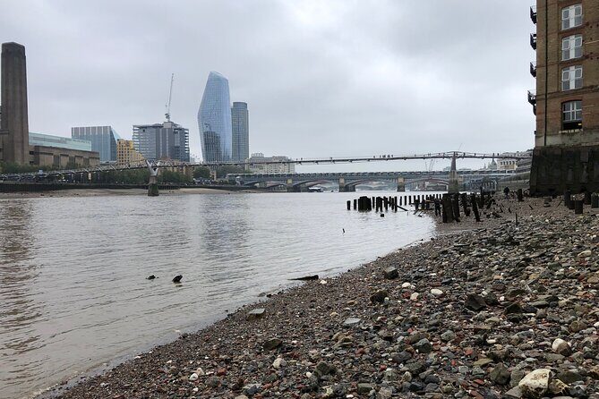 Thames Beachcombing - The Itinerary: Walking Through Time on the Thames