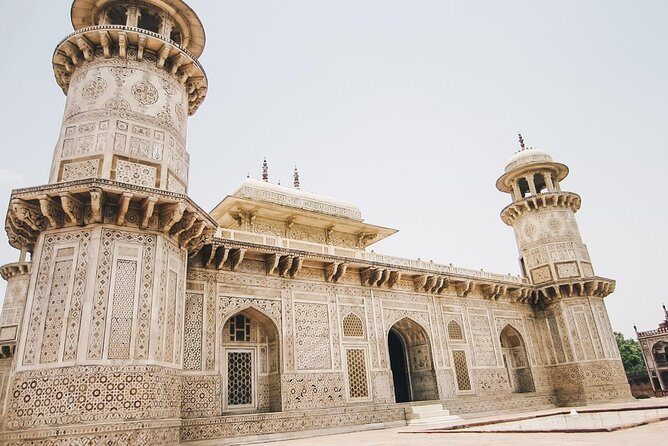 Thanks giving Delhi Agra Taj Mahal Tour - Hotel Accommodation and Meals